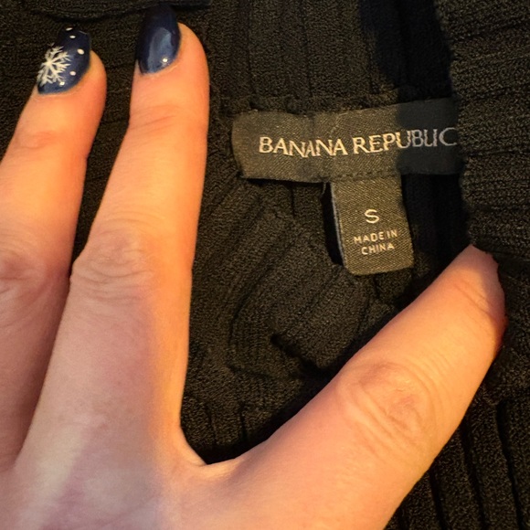 Banana Republic Mock Turtleneck - Picture 2 of 4